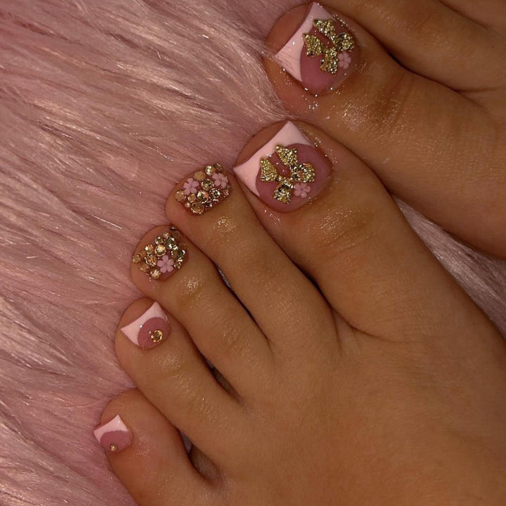 Elegant Floral Nail Art Bowlift
