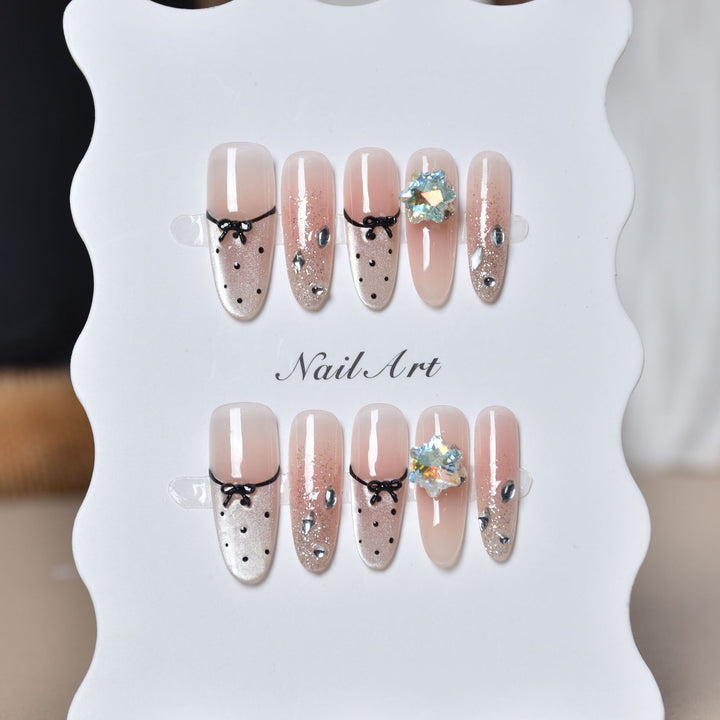 Decorative Crystal-Embellished Press-On Nail Set Bowlift
