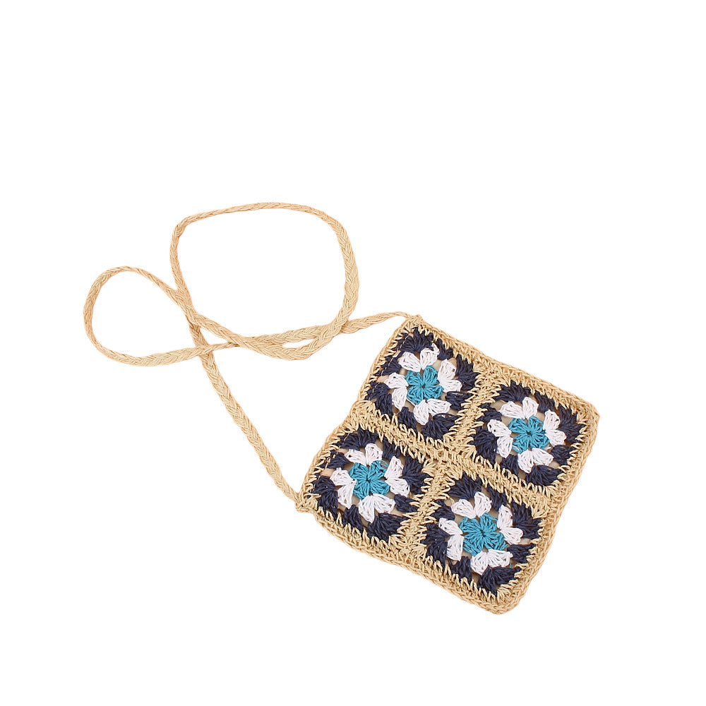 Shoulder bag with hand-crocheted floral pattern Bowlift