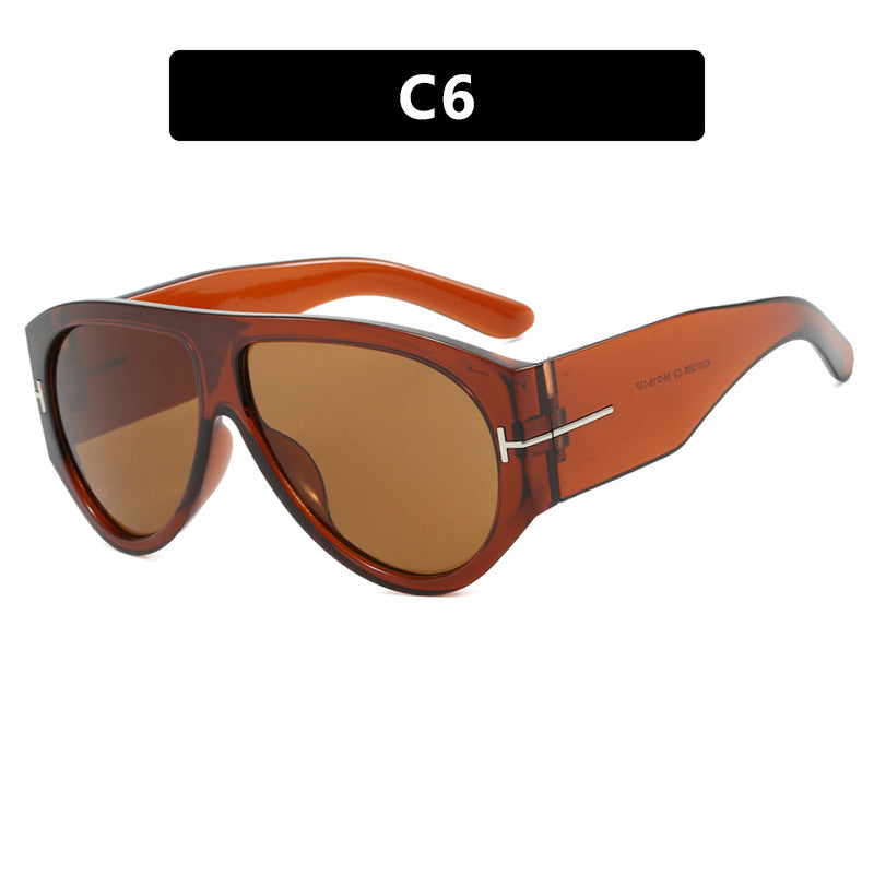 Ladies elegant sunglasses in striking design Bowlift