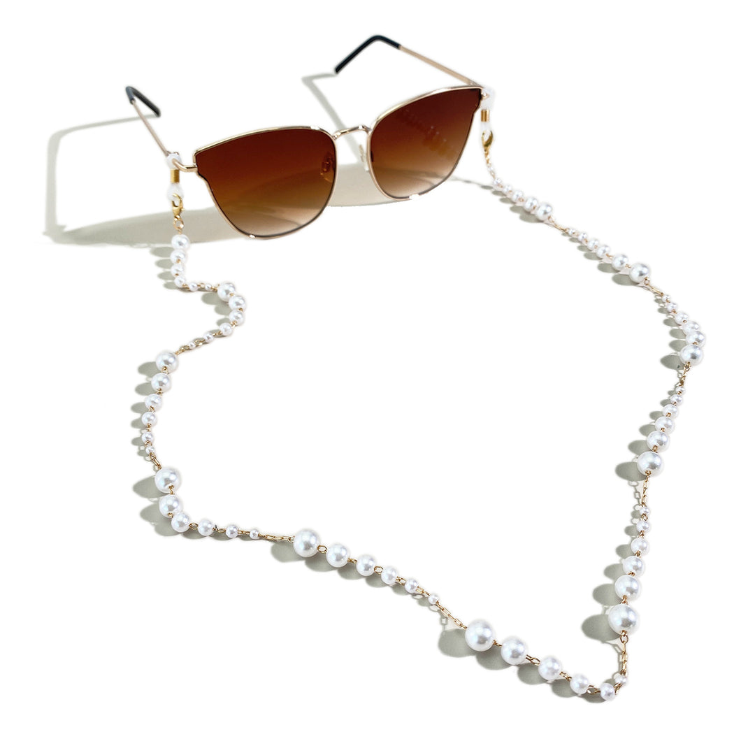 Elegant Pearl Eyewear Chain Bowlift