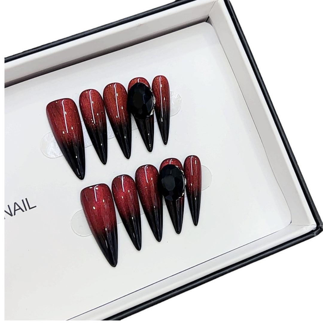 Artistic Gothic-Inspired Press-On Nail Set Bowlift
