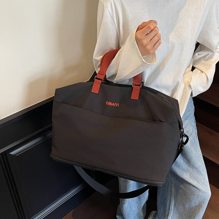 Versatile Sports and Leisure Bag Bowlift