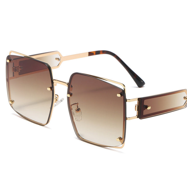 Women's elegant oversized sunglasses with distinctive geometric design Bowlift