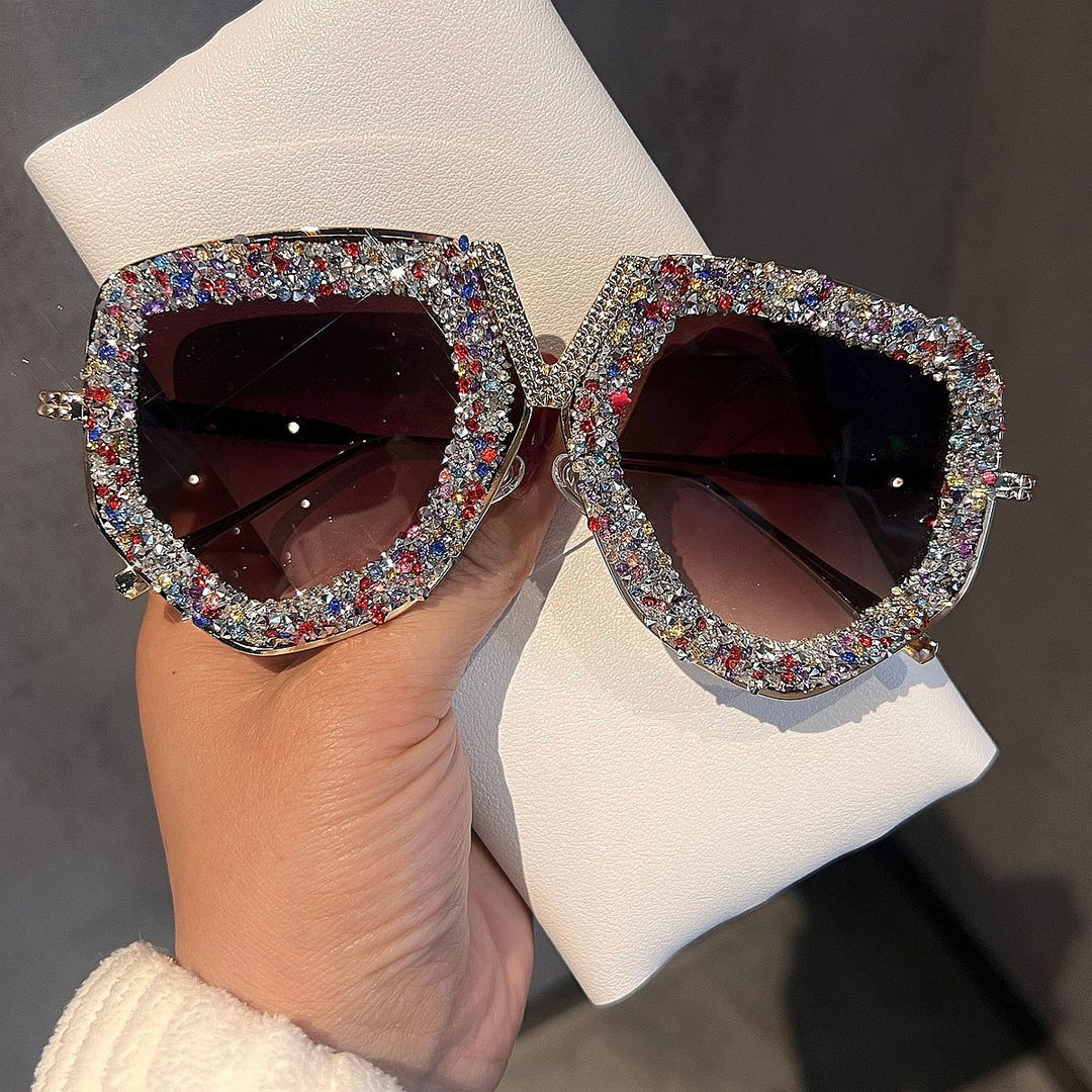 Ladies luxurious sunglasses with glamorous rhinestone frame Bowlift