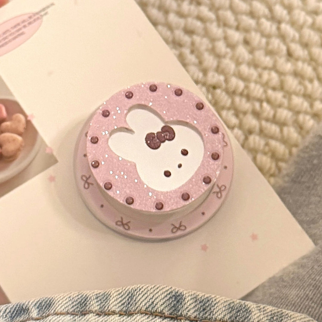Playful cosmetics case in hare design Bowlift