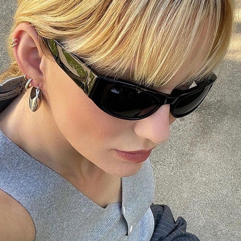 Women's sporty sunglasses with a wide frame and UV protection Bowlift