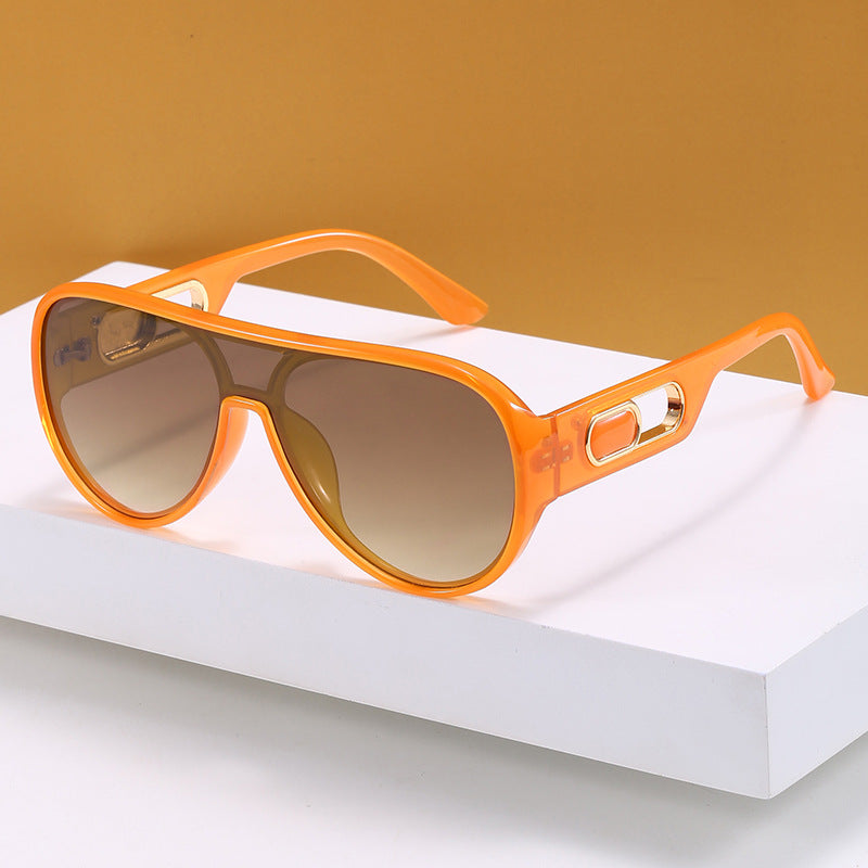 Ladies Elegant Oversize Sunglasses with Designer Details Bowlift