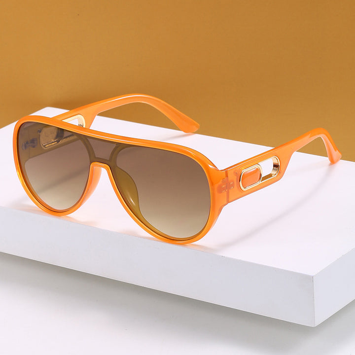 Ladies Elegant Oversize Sunglasses with Designer Details Bowlift