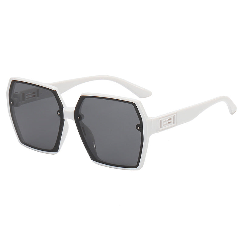 Women's Geometric Oversized Sunglasses with Modern Frame Bowlift