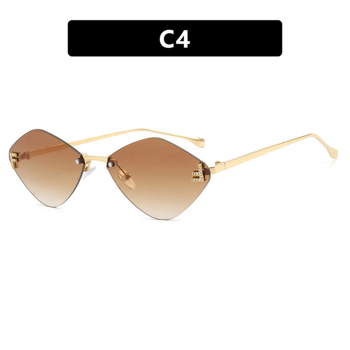 Women's geometric sunglasses in an extravagant design with gradient lenses Bowlift