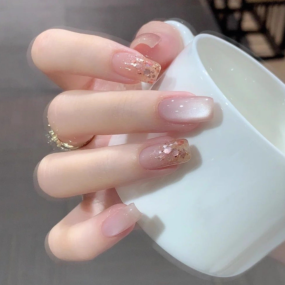 Artificial nails with elegant glitter accents Bowlift