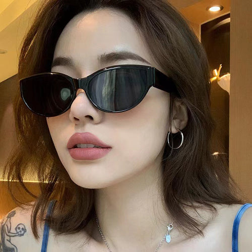 Women's Cat-Eye Sunglasses with Stylish Frame and UV Protection Bowlift