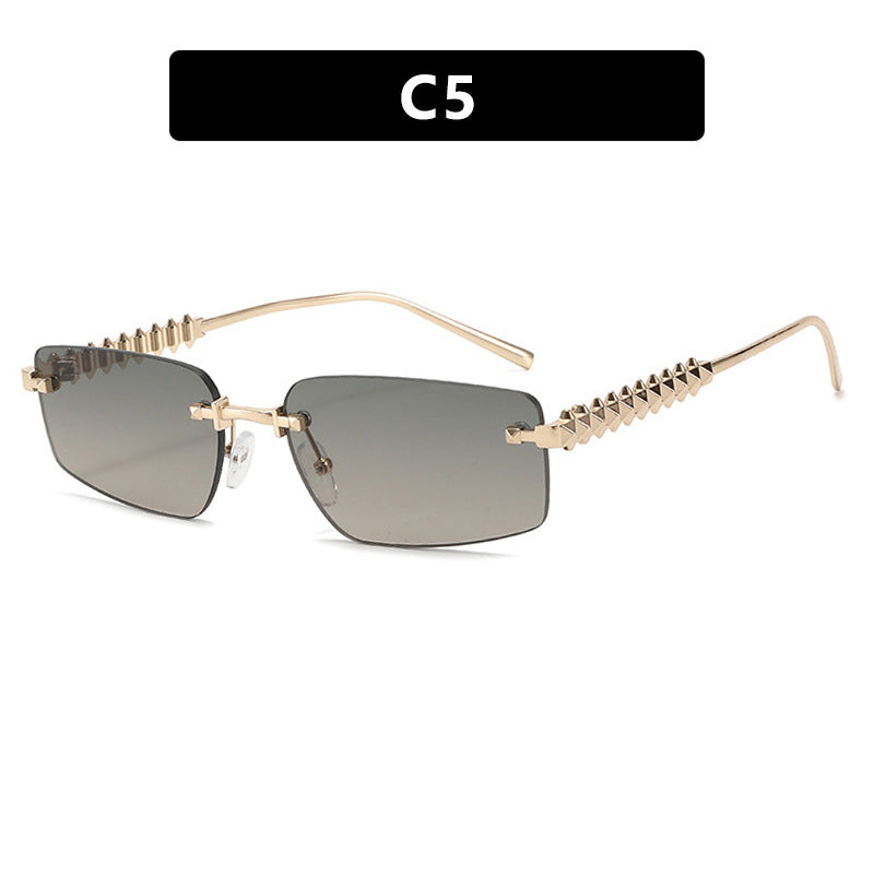 Women's square sunglasses with filigree frame and luxurious accents Bowlift
