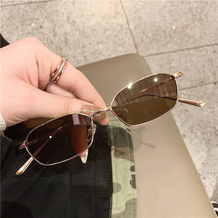 Women geometric sunglasses in minimalist design Bowlift