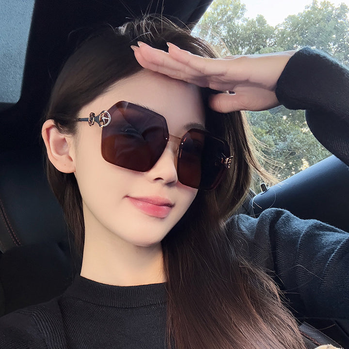 Women's Fashion Sunglasses with Luxurious Embellishments Bowlift