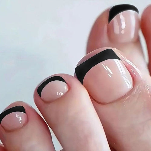 Chic French Tip Nail Art Bowlift