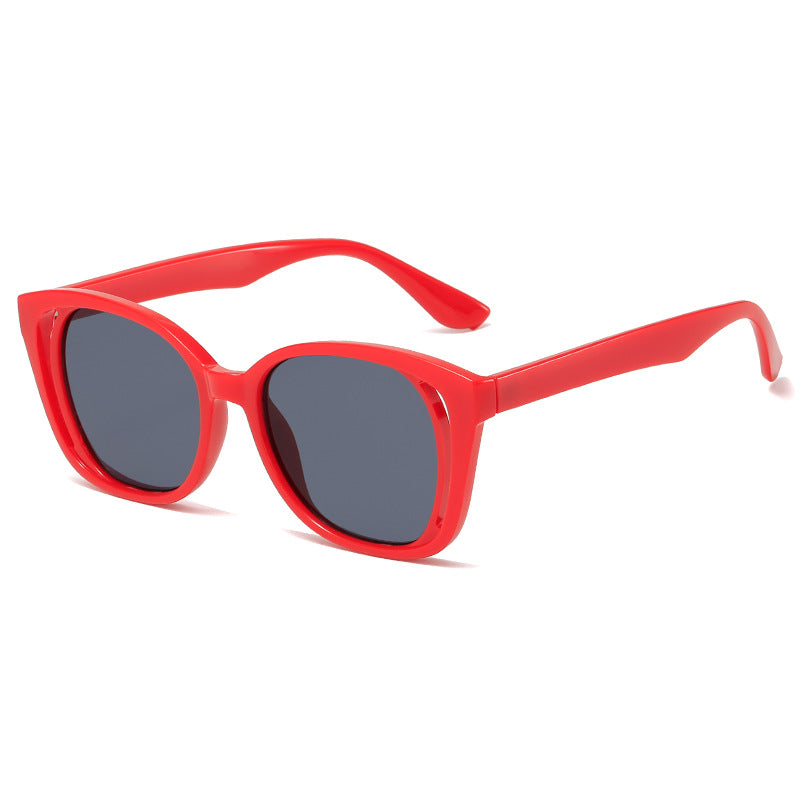 Ladies stylish cat-eye sunglasses with sturdy frame Bowlift