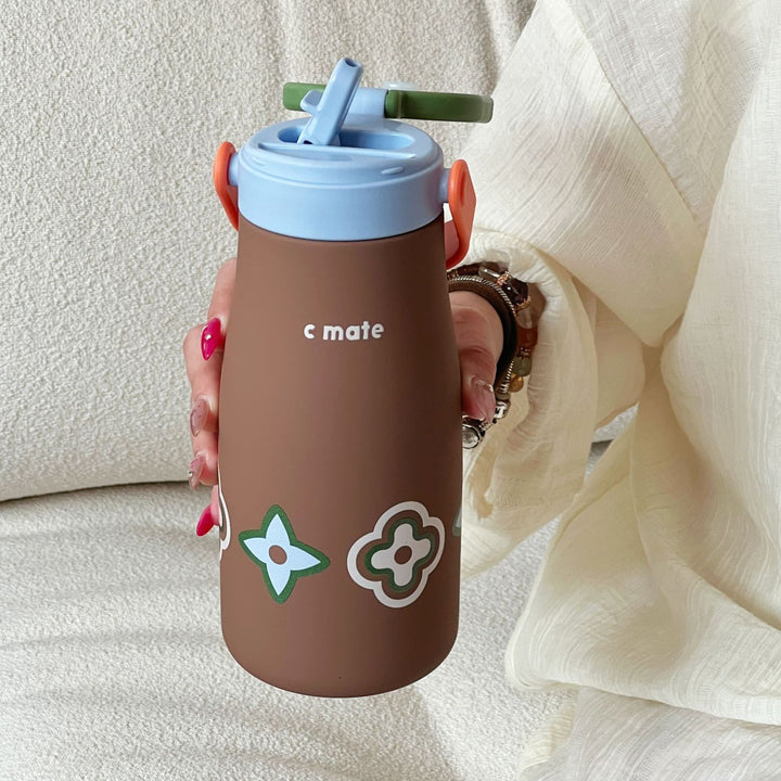 Women's ergonomic water bottle with practical carrying handle Bowlift