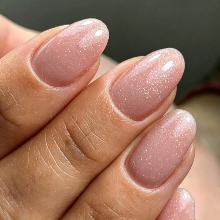 Elegant Press-On Nail Set with Glitter Finish Bowlift