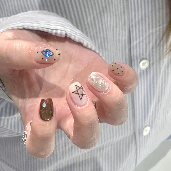 Artificial Nail Set with Creative Geometric and Sparkling Accents Bowlift