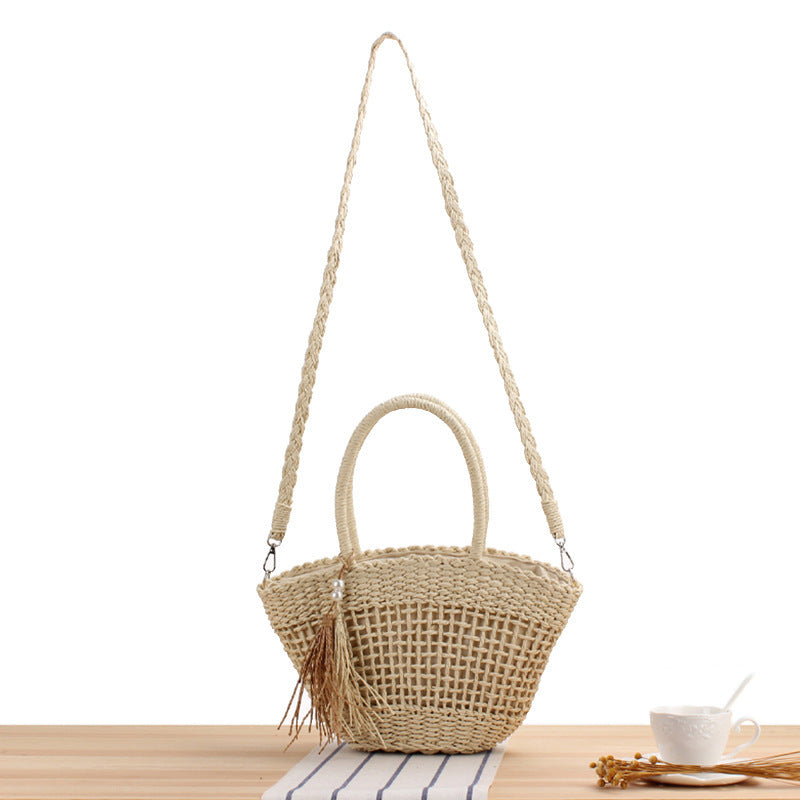 Elegant Bast Shoulder Bag with Tassels and Reinforced Handle Bowlift