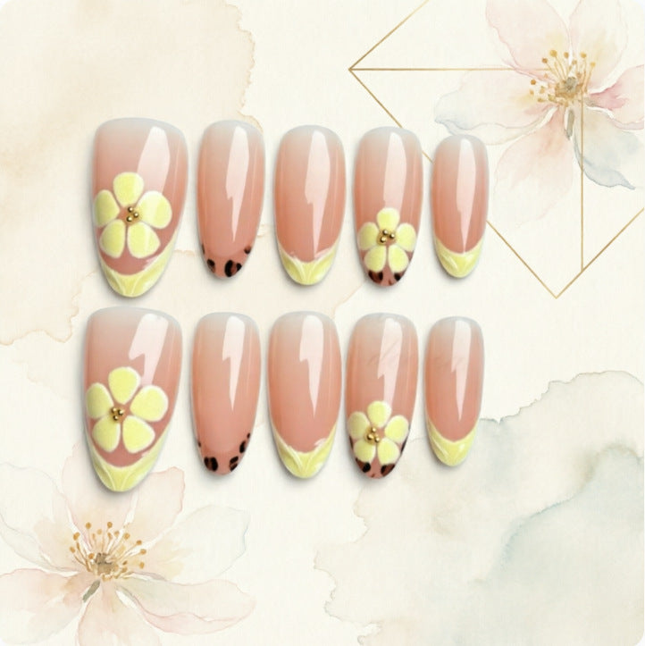 Artificial nail with floral motif Bowlift