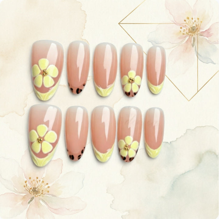Artificial nail with floral motif Bowlift