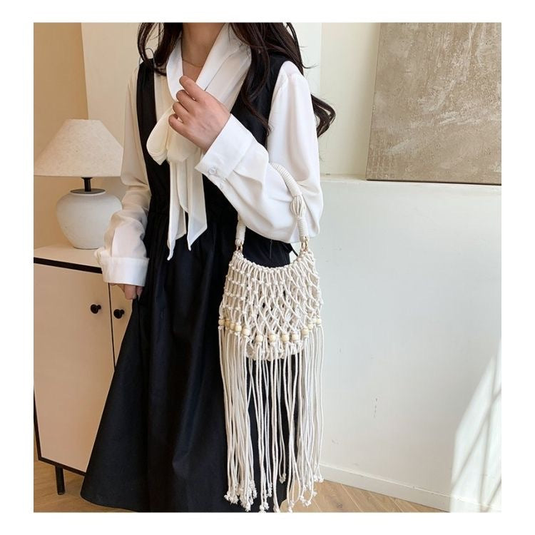 Hand-knotted shoulder bag with tassels Bowlift