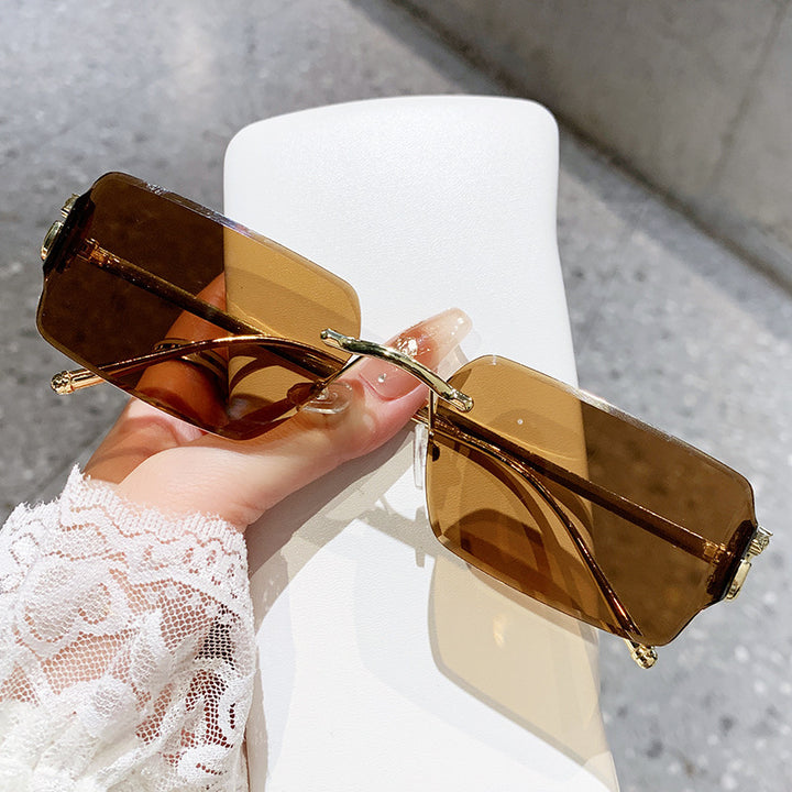 Ladies elegant square sunglasses with stylish tortoiseshell pattern and UV protection Bowlift