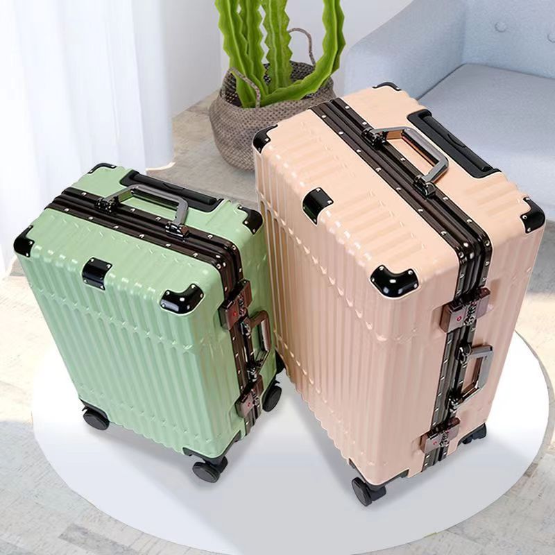 Durable Hard-Shell Rolling Suitcase Bowlift