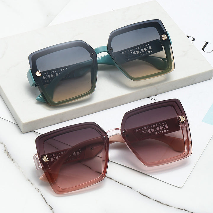 Ladies fashionable square sunglasses with sturdy frame and UV protection Bowlift