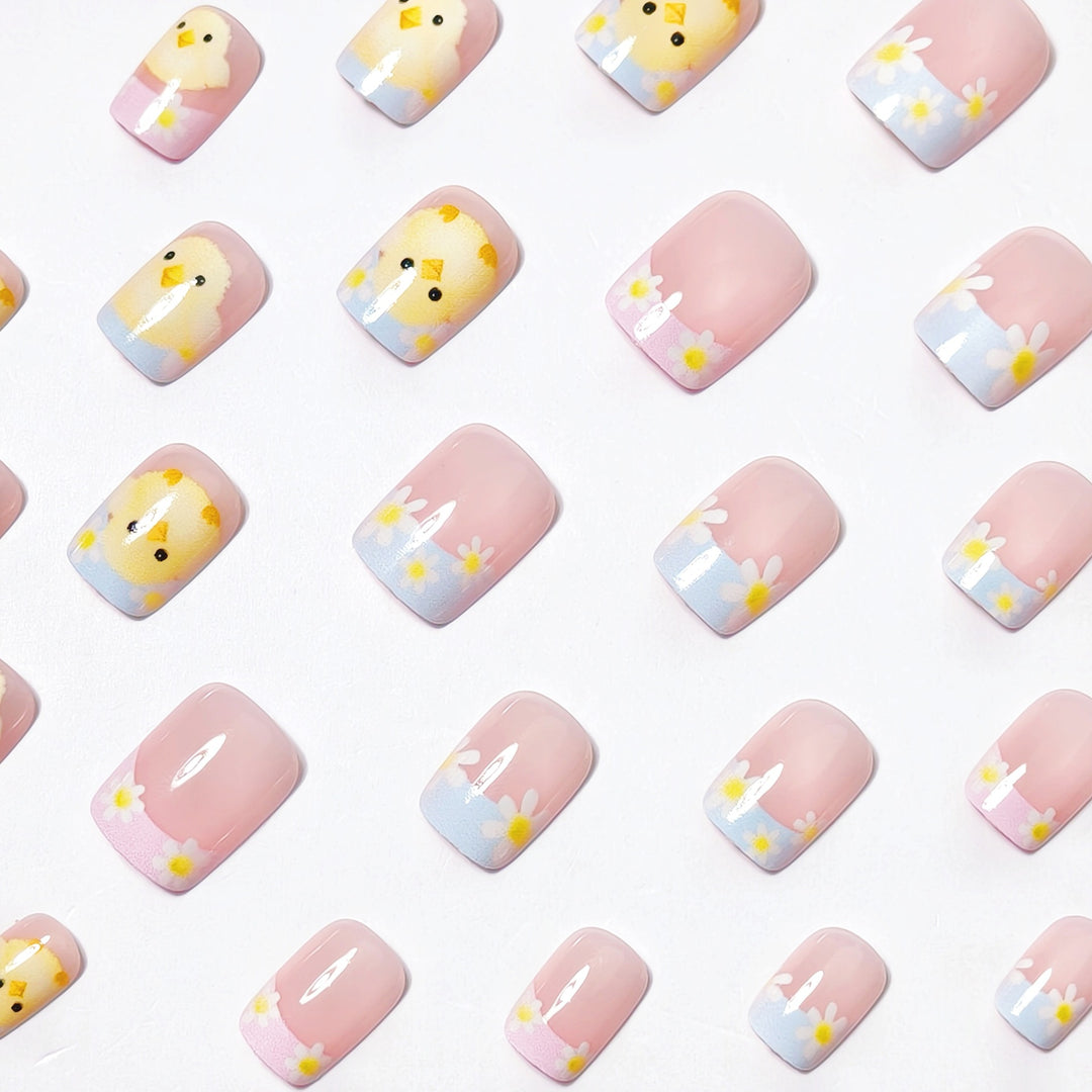 Artificials nails with cheerful chick and flower design Bowlift