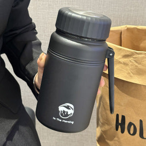 Women’s insulated carafe with ergonomic carrying handle and innovative closure system Bowlift