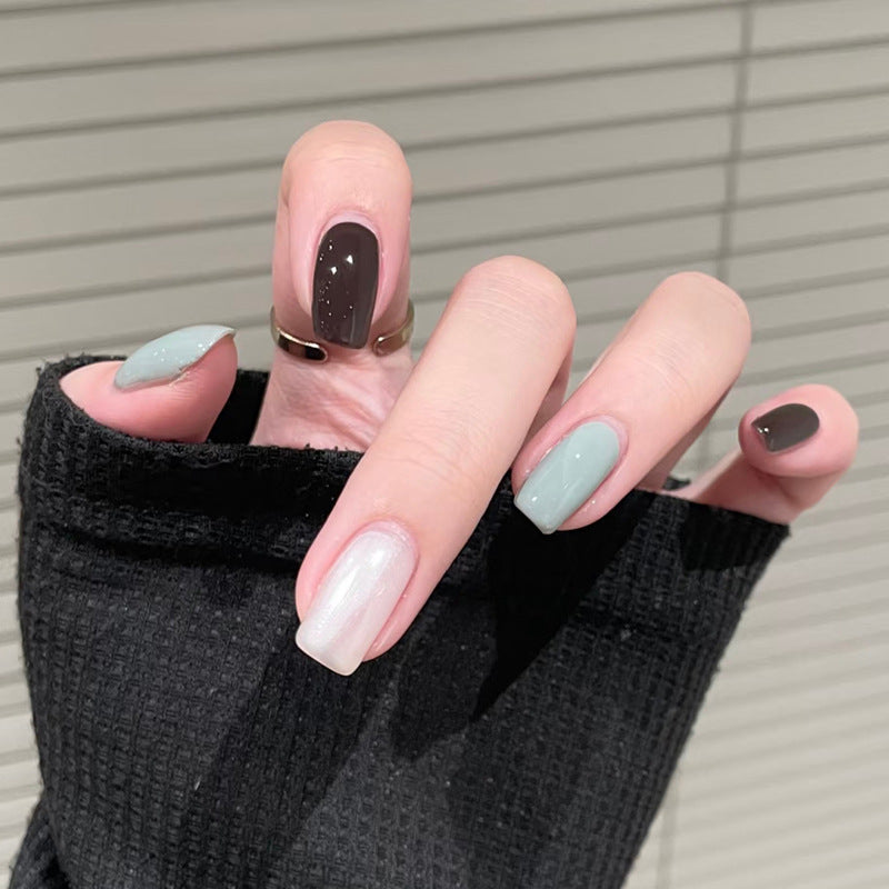 Artistic Press-On Nails with Chic Color Block Design Bowlift