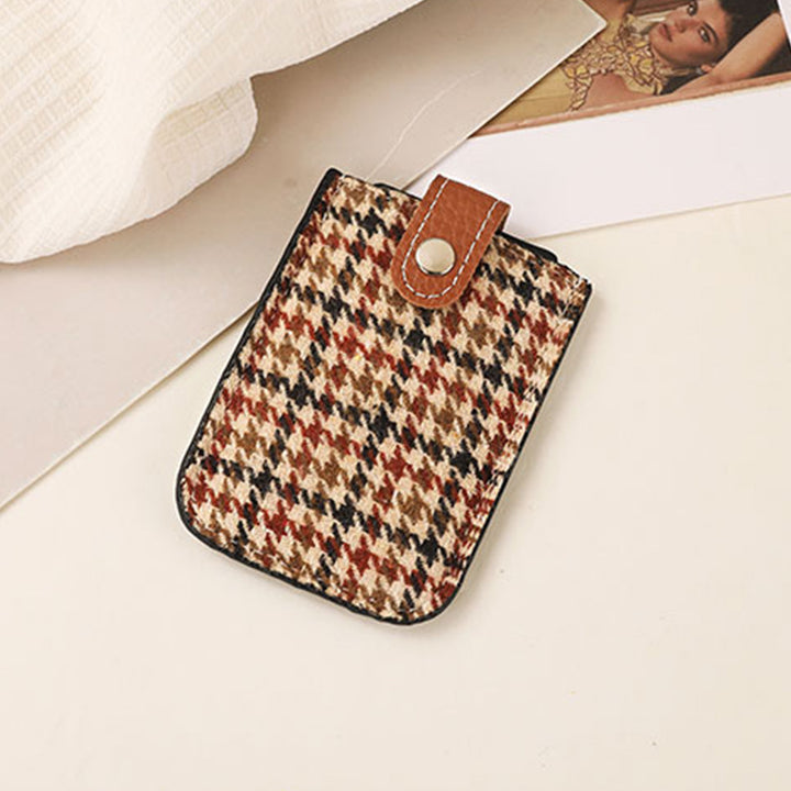 Elegant Textured Cardholder Bowlift