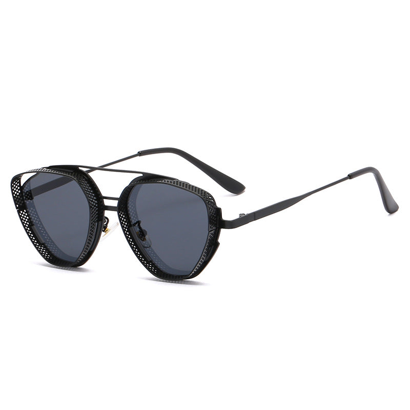 Ladies extravagant sunglasses in modern polygon design Bowlift