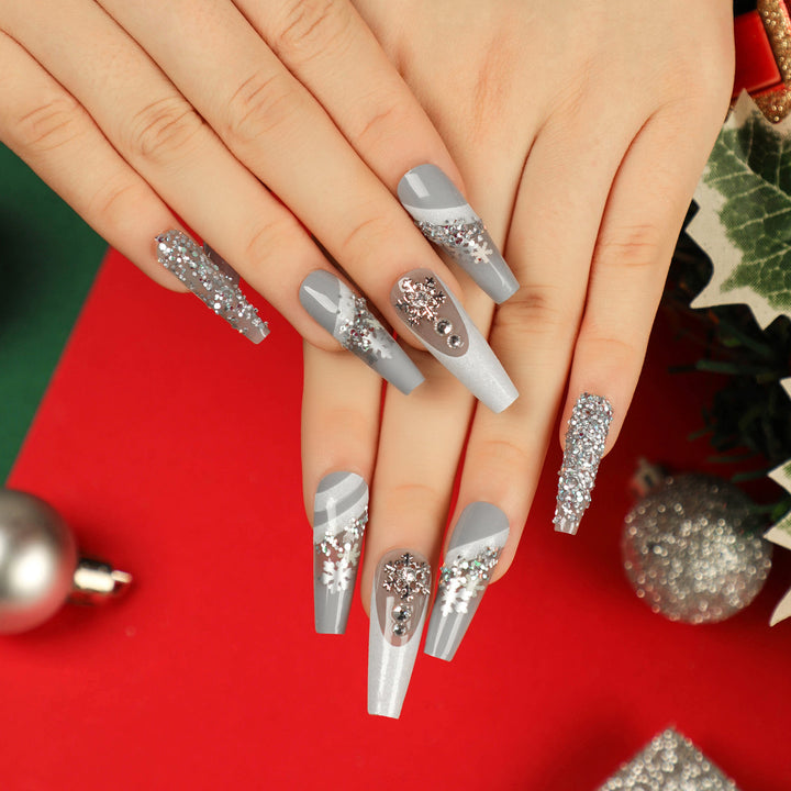 Elegant Artificial Nails with Glitter and Snow Design Bowlift