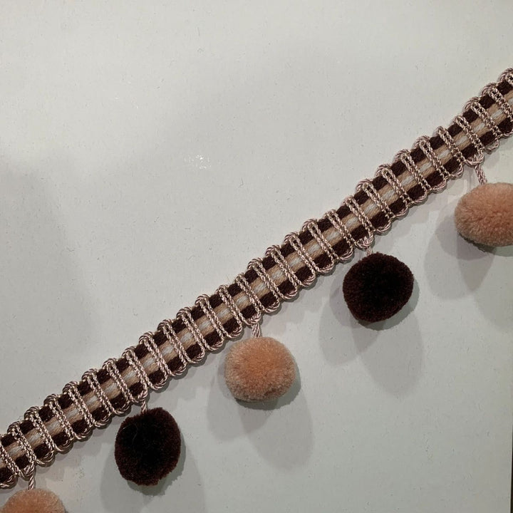 Decorative Pompon Belt Bowlift