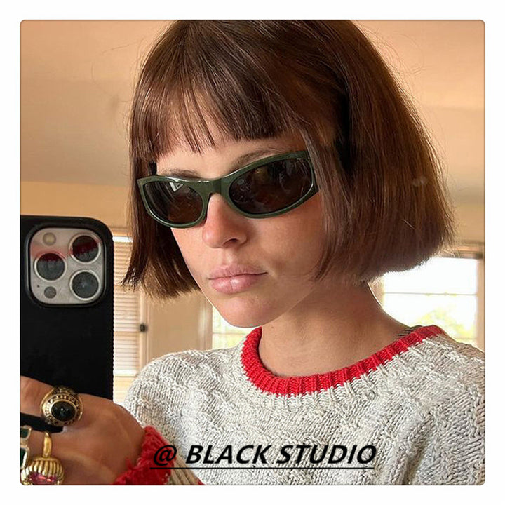 Women's sunglasses in elegant retro-inspired design Bowlift