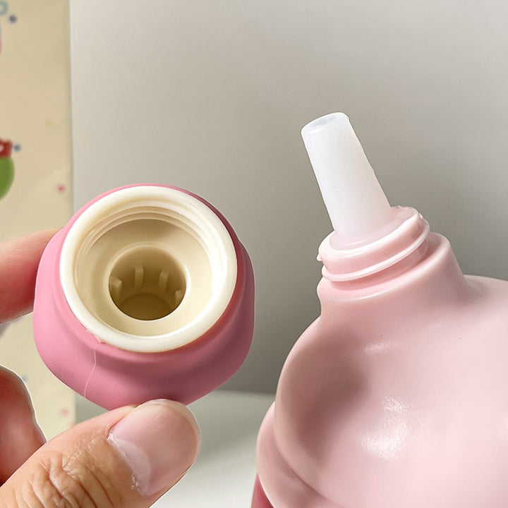 Women's practical and decorative drinking bottle with silicone lid Bowlift