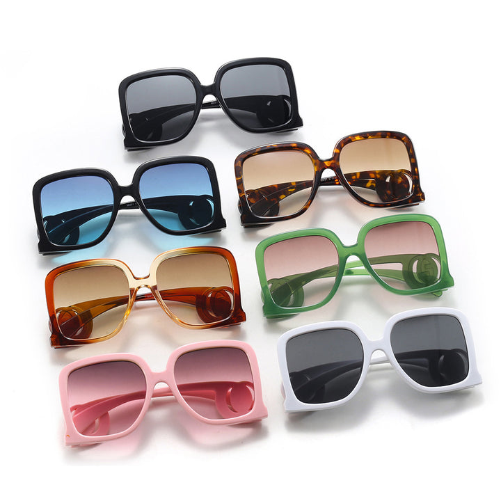 Women's sunglasses in elegant square design Bowlift