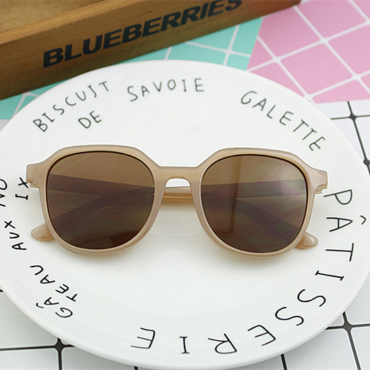 Ladies' fashionable sunglasses in elegant, octagonal design Bowlift