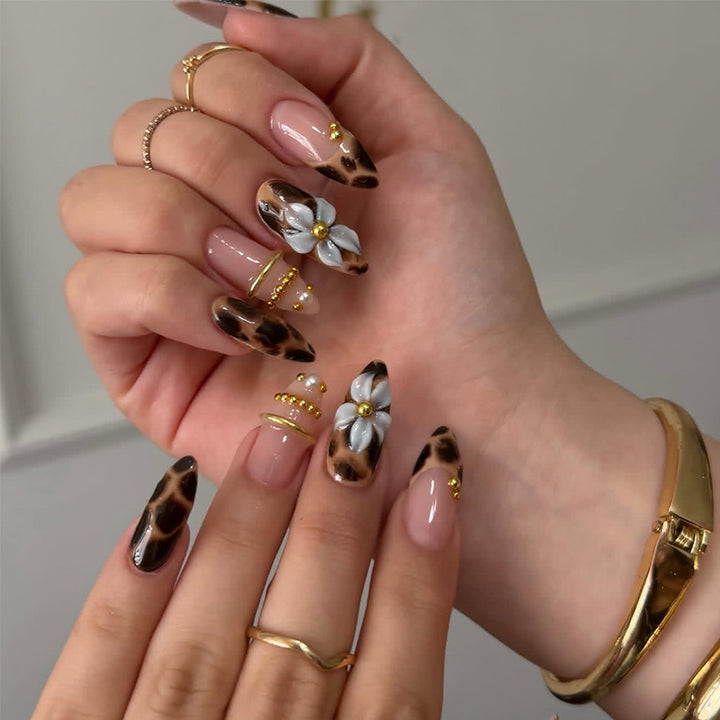 Artful nail art with floral accents Bowlift