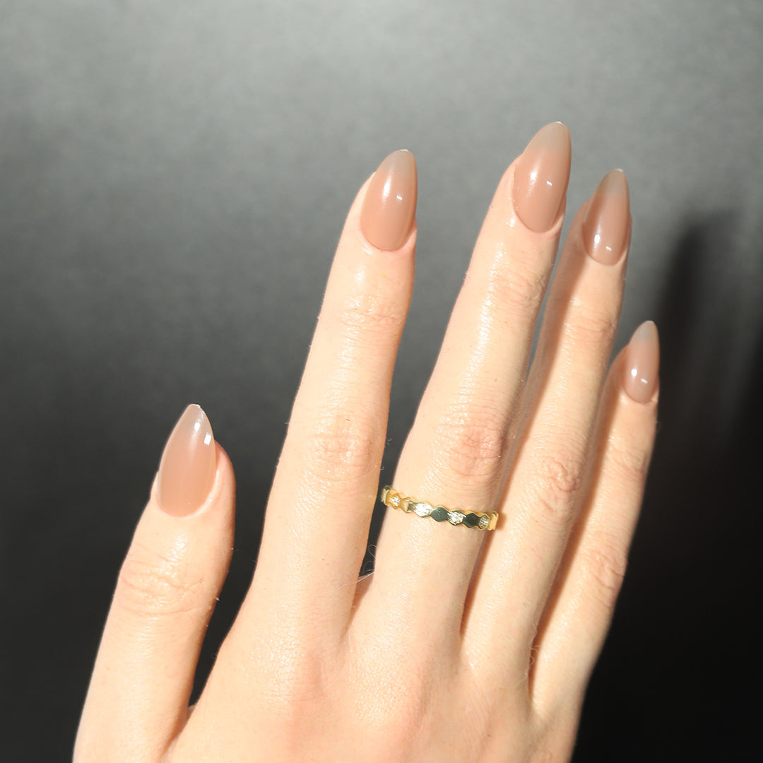 Elegant Stiletto-Shape Press-On Nail Set Bowlift