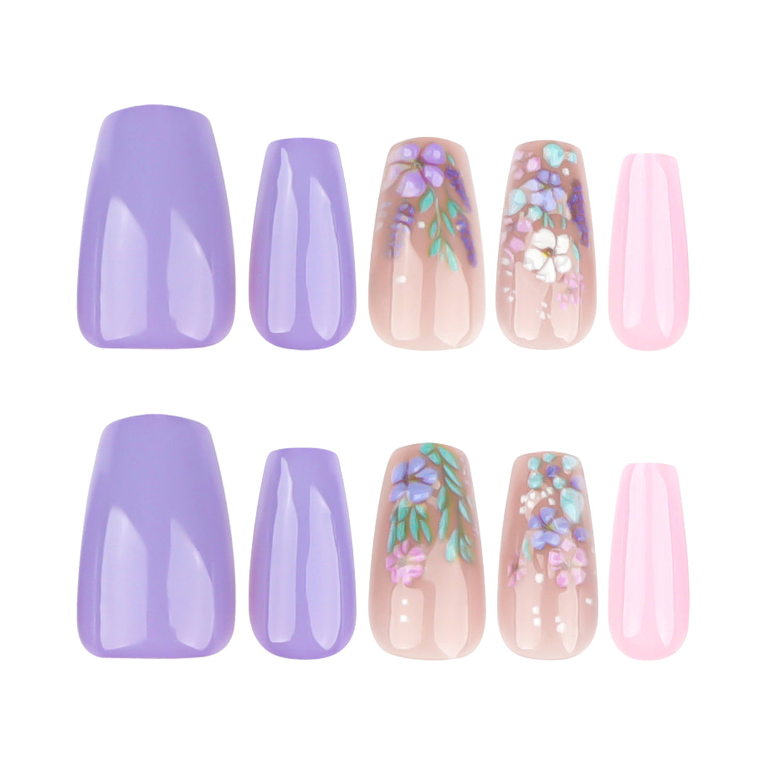 Elegant artificial nail art with delicate flower motifs Bowlift