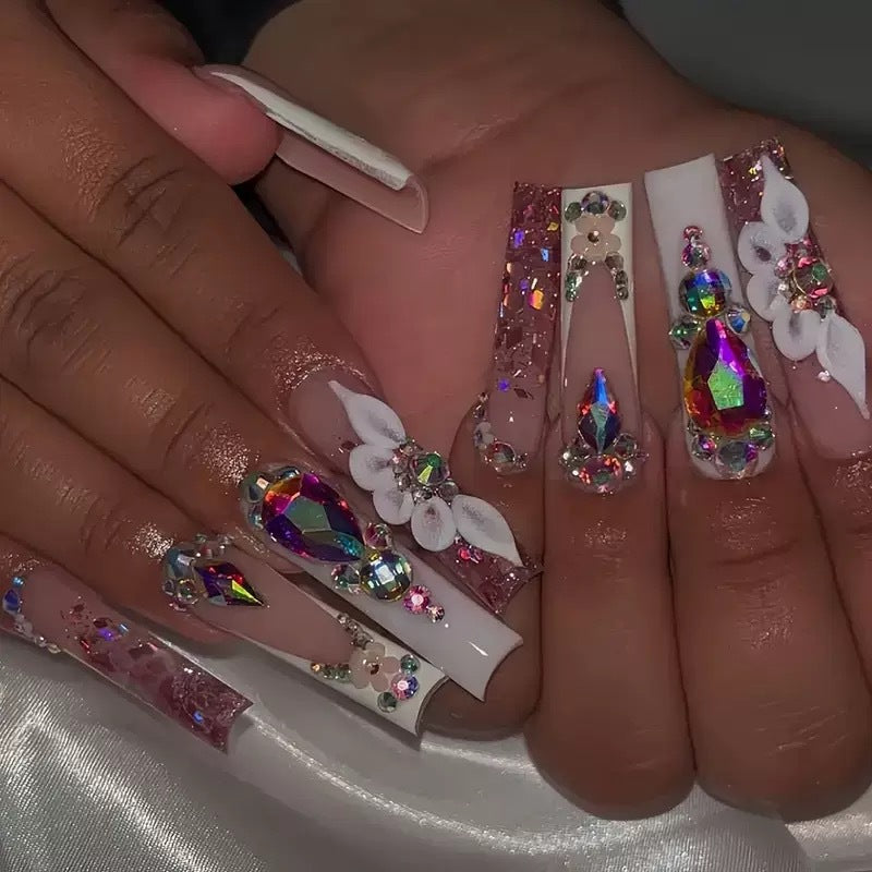 Glamorous 3D Crystal-Embellished Nail Extensions Bowlift