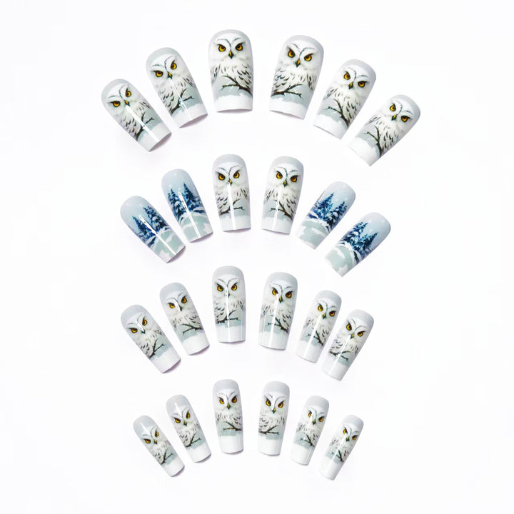 Snowy Owl-Inspired Holiday Nail Art Bowlift