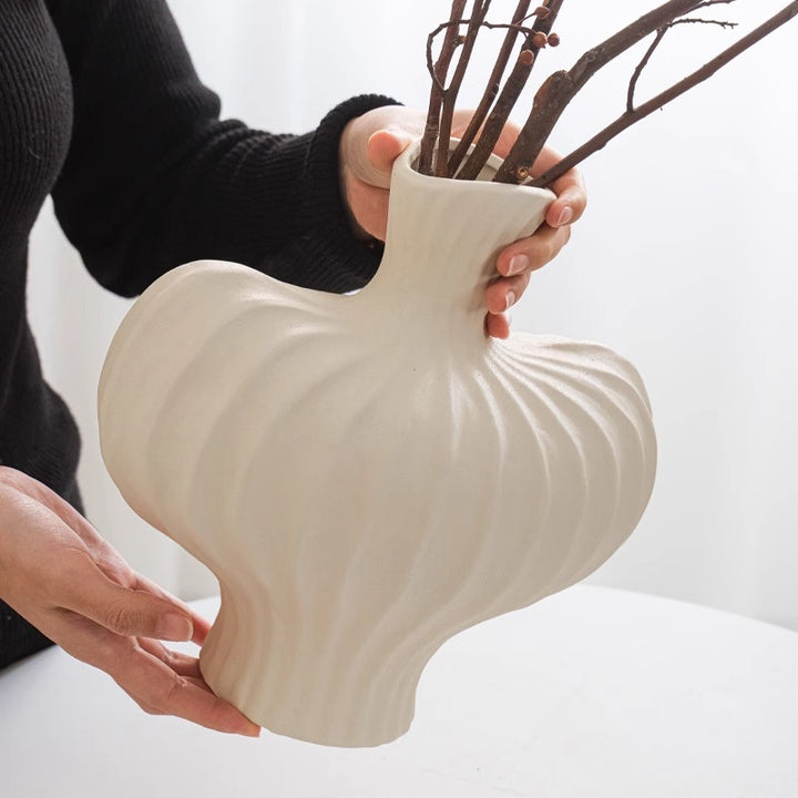 Stylish Ceramic Art Vase Bowlift