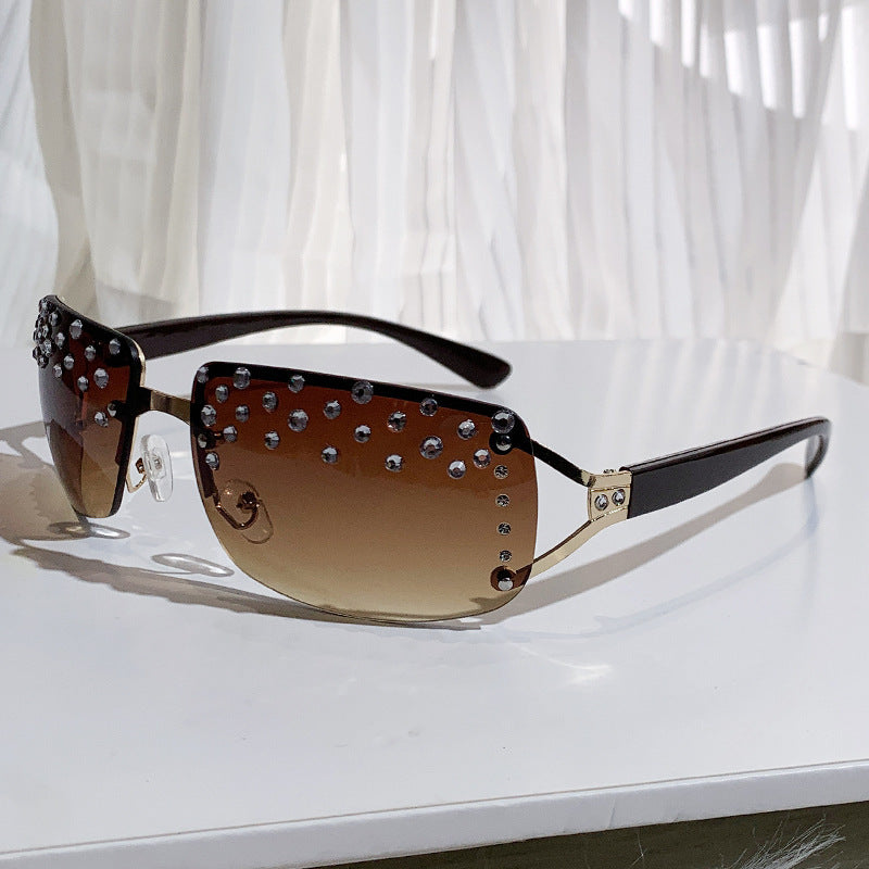 Women's Glamorous Sunglasses with Glitter Accents Bowlift